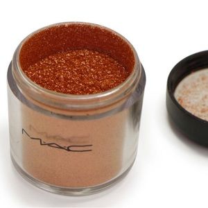MAC Pink Bronze Pigment